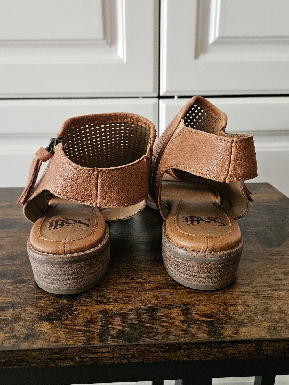 NWOB Sofft Tan Brown Perforated Leather Zip Low Heel Comfort Sandals Boho Chic - Picture 4 of 7